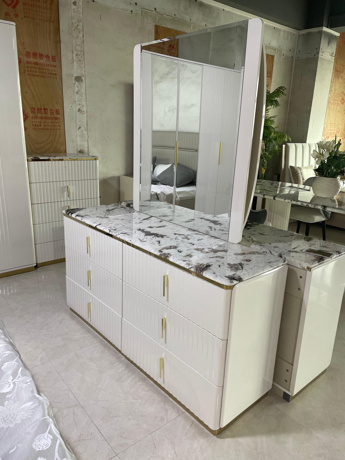 The Royal Embrace Bed Set